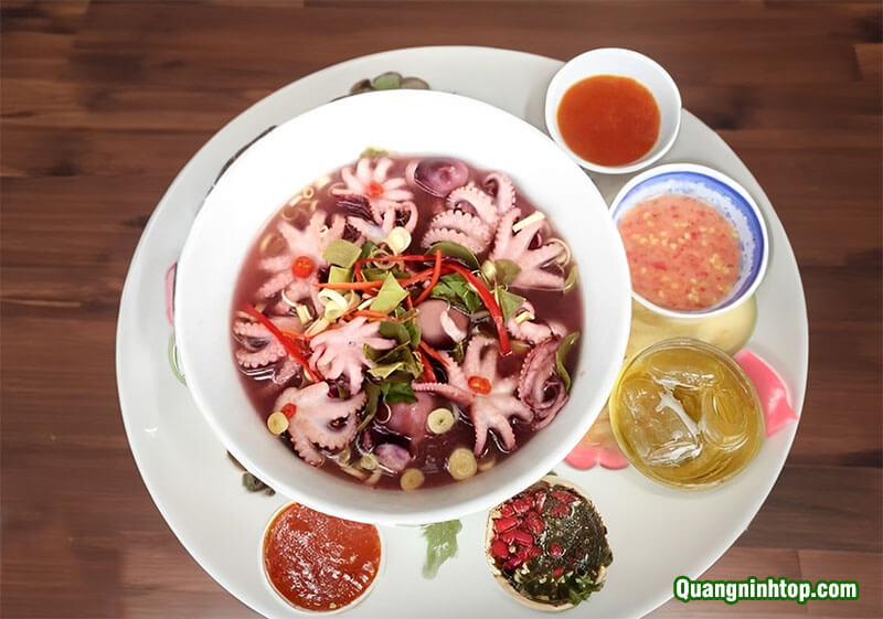 Món ruốc nấu chua cay - đặc sản nổi tiếng Quảng Ninh